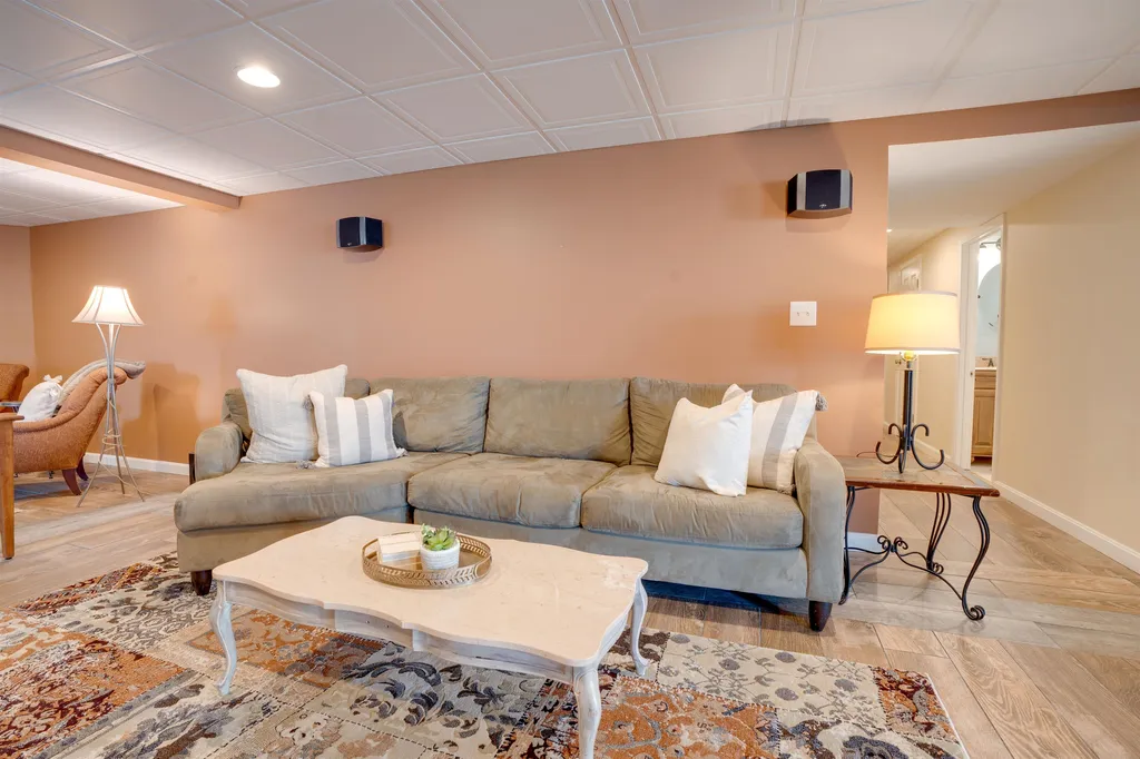 21 Brookview Road Windham NH 03087