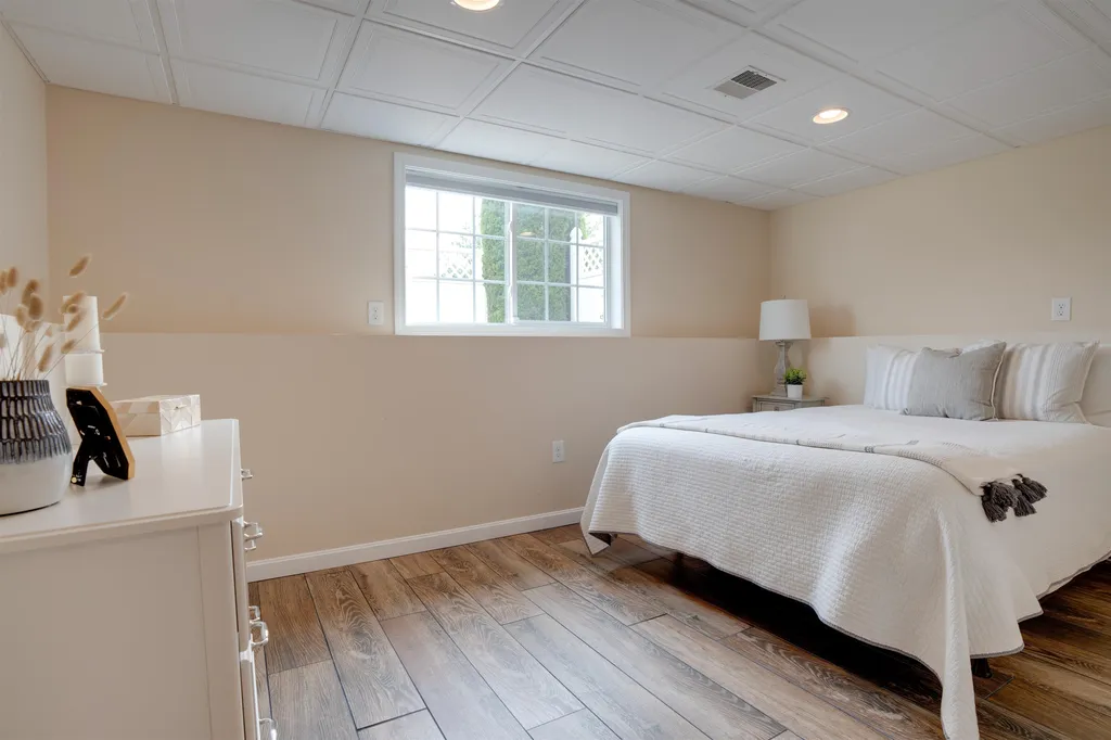 21 Brookview Road Windham NH 03087