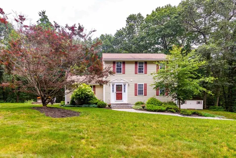 14 Heritage Hill Road Windham NH 03087