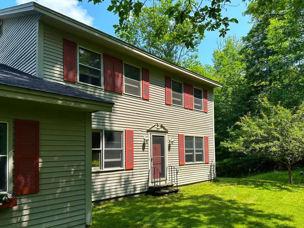 20 Timber Lane Lebanon NH 03766