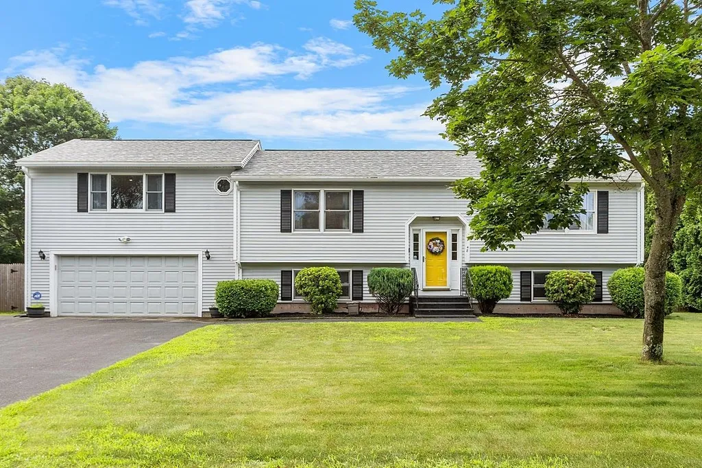 48 Elmwood Avenue Salem NH 03079