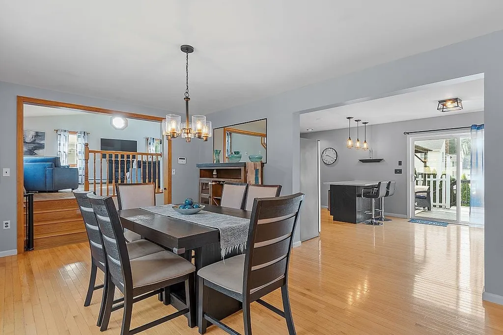 48 Elmwood Avenue Salem NH 03079