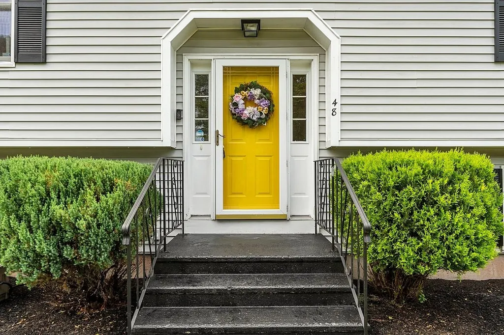48 Elmwood Avenue Salem NH 03079