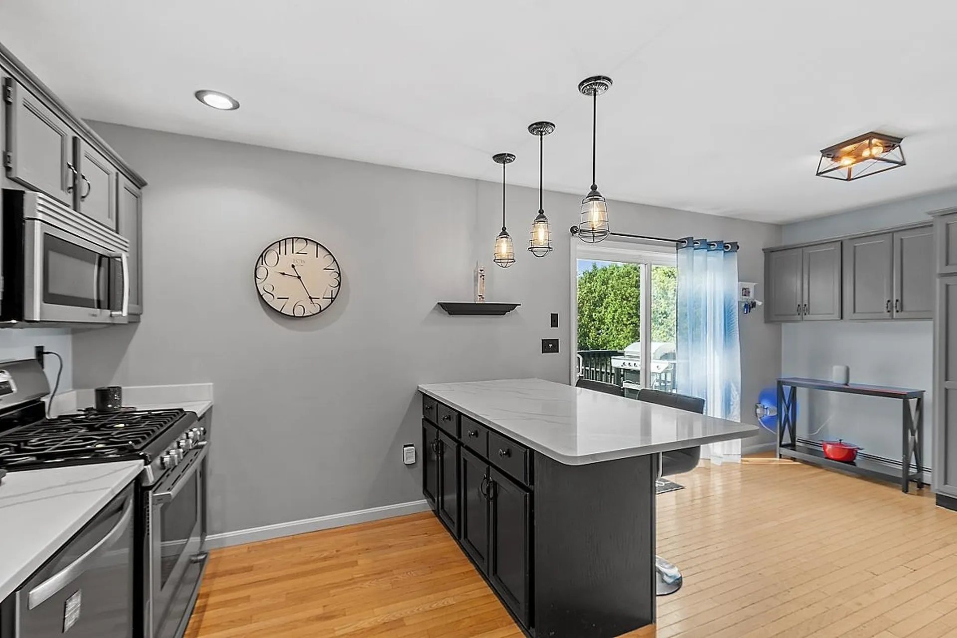 48 Elmwood Avenue Salem NH 03079