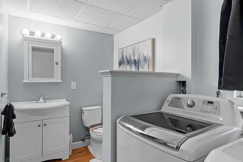48 Elmwood Avenue Salem NH 03079