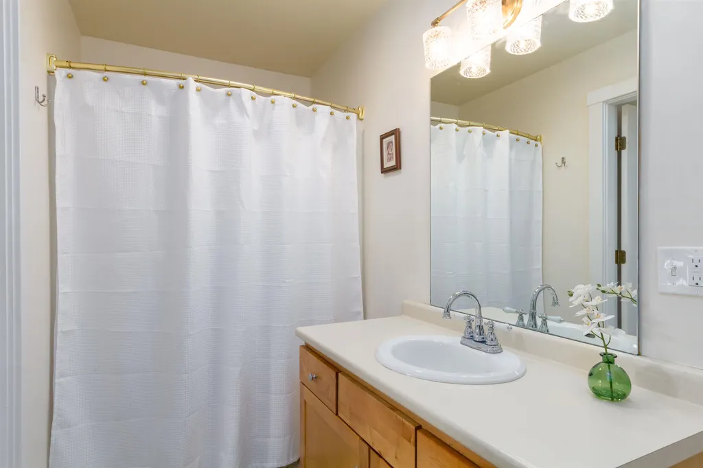 310 Commons Road Williston VT 05495