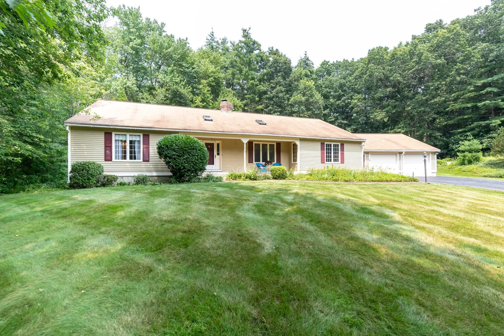 16 Four Winds Road Merrimack NH 03054