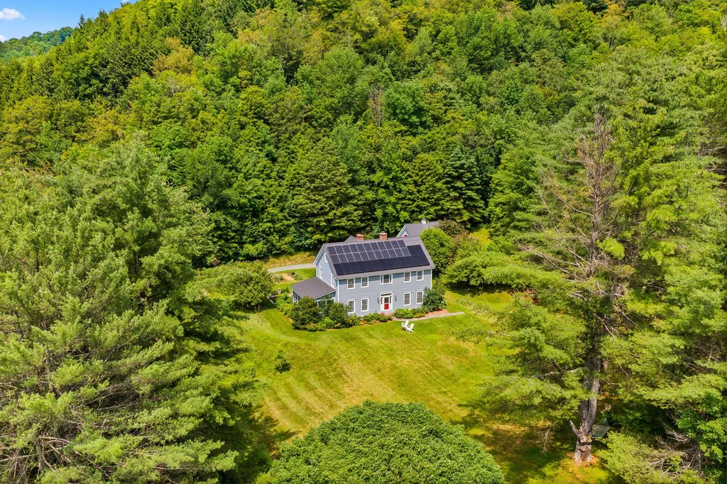 2564 Stage Road Pomfret VT 05067