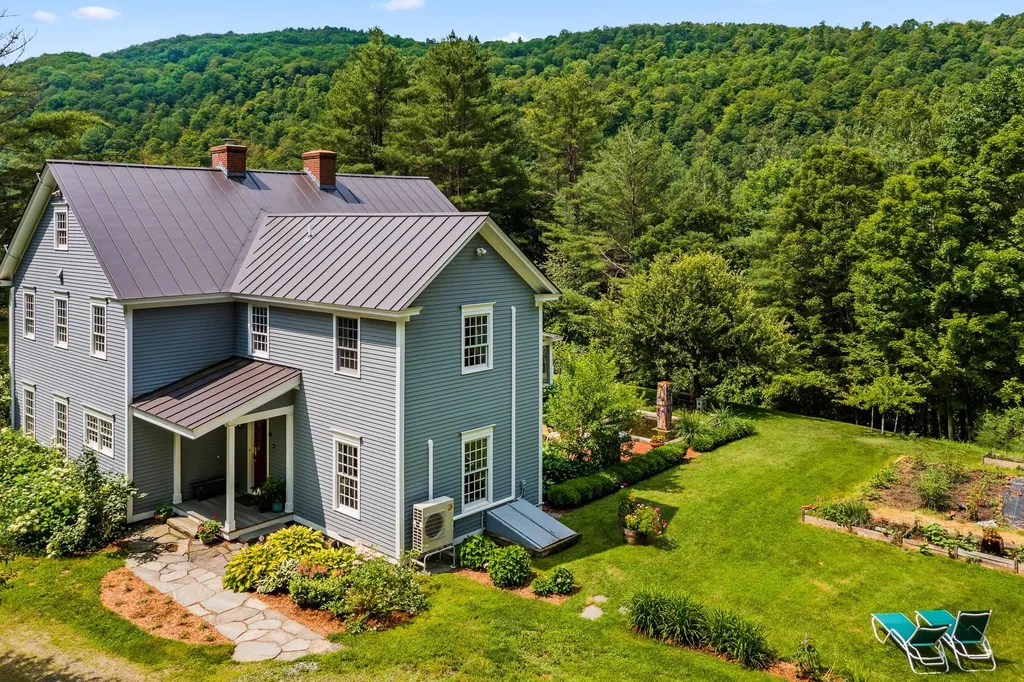 2564 Stage Road Pomfret VT 05067