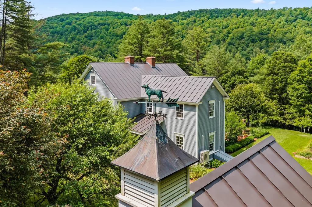 2564 Stage Road Pomfret VT 05067