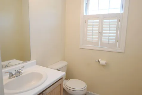 5 Normandy Way Nashua NH 03063