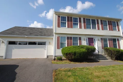 5 Normandy Way Nashua NH 03063