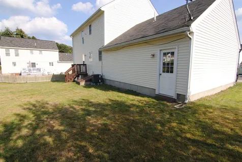5 Normandy Way Nashua NH 03063