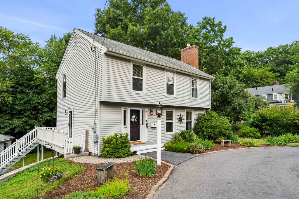 5 Paul Avenue Nashua NH 03060