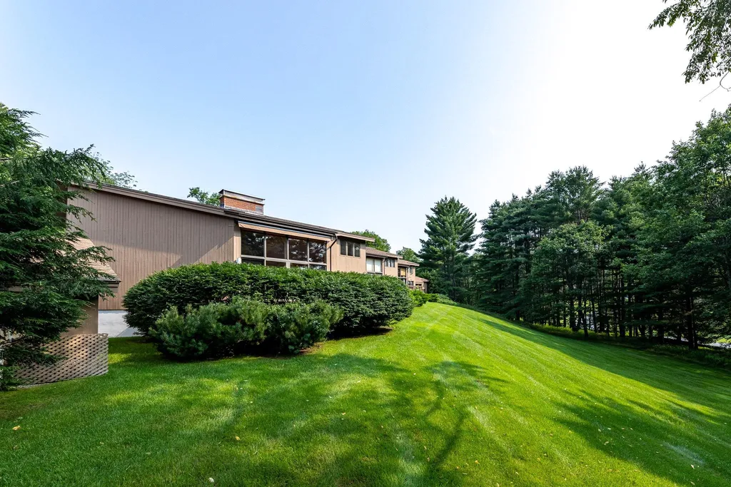 4 Berrill Farms Lane Hanover NH 03755