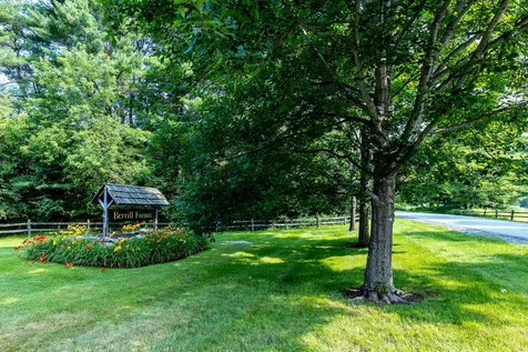 4 Berrill Farms Lane Hanover NH 03755
