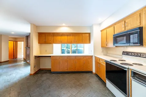 4 Berrill Farms Lane Hanover NH 03755