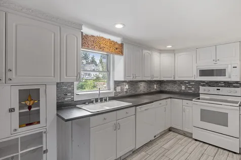 54 Spring Street Bristol NH 03222