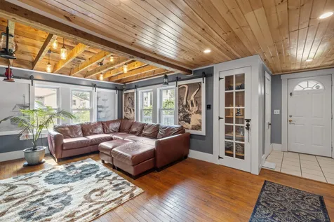 54 Spring Street Bristol NH 03222