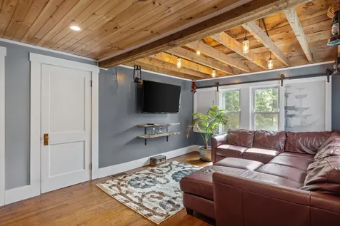 54 Spring Street Bristol NH 03222