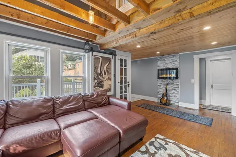 54 Spring Street Bristol NH 03222