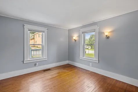 54 Spring Street Bristol NH 03222