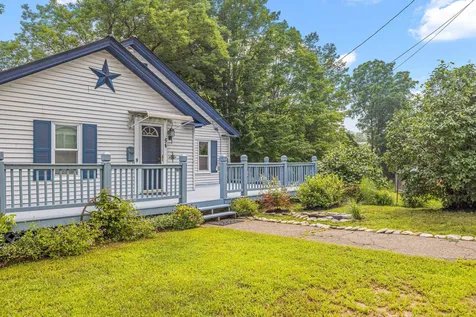 54 Spring Street Bristol NH 03222