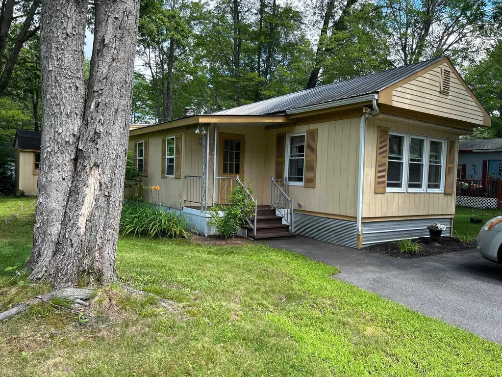 12 Flamingo Drive Concord NH 03303