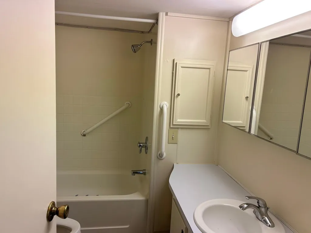 12 Flamingo Drive Concord NH 03303