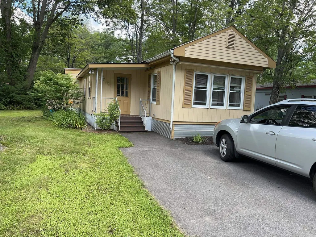 12 Flamingo Drive Concord NH 03303