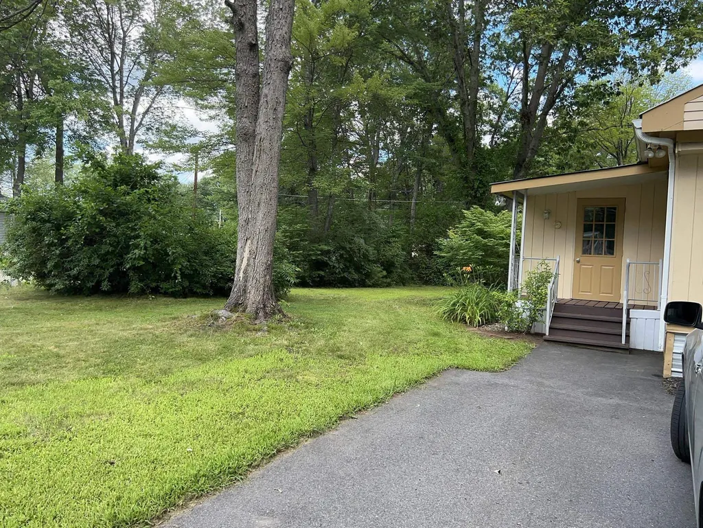 12 Flamingo Drive Concord NH 03303