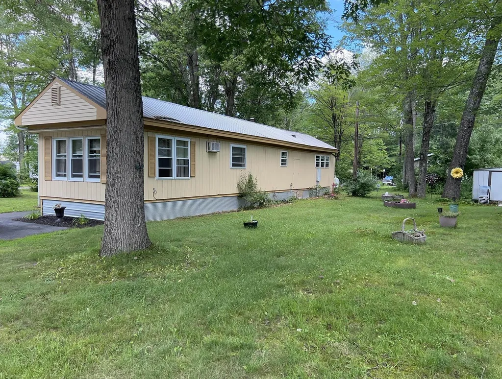 12 Flamingo Drive Concord NH 03303