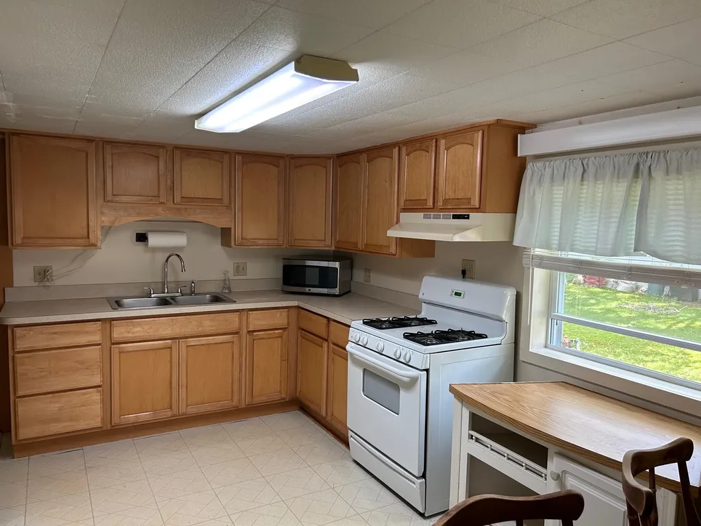 12 Flamingo Drive Concord NH 03303