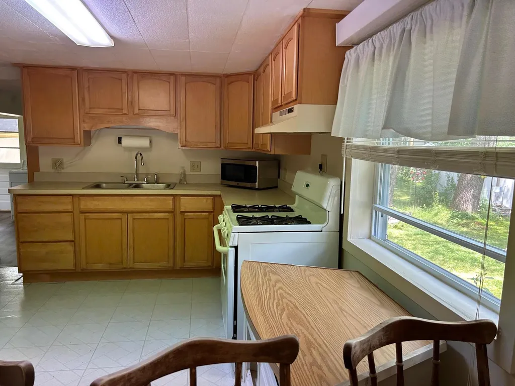 12 Flamingo Drive Concord NH 03303