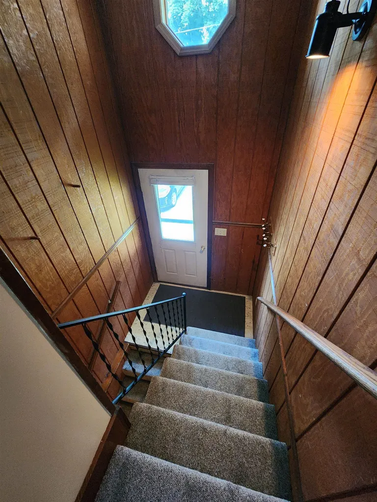 18 Grand Avenue Hudson NH 03051-0000