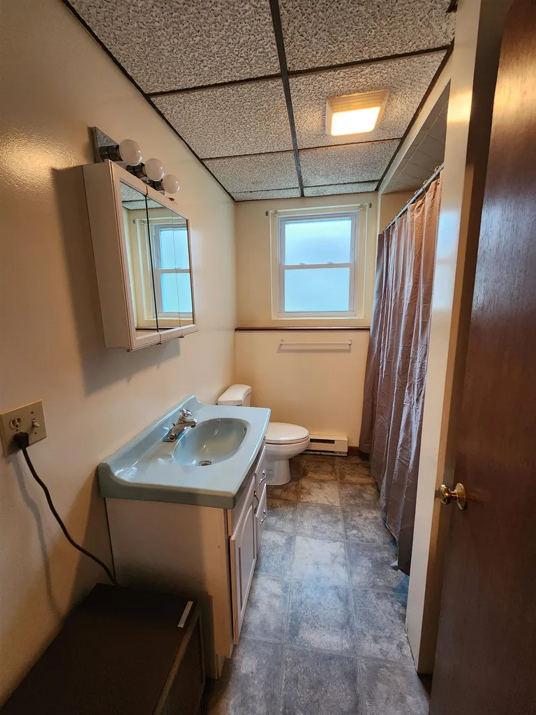 18 Grand Avenue Hudson NH 03051-0000
