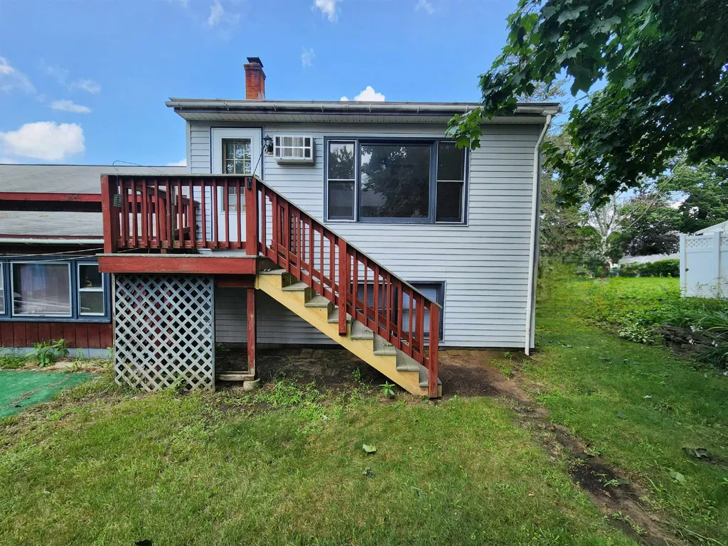 18 Grand Avenue Hudson NH 03051-0000