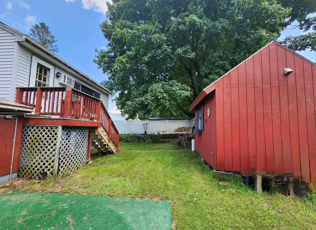 18 Grand Avenue Hudson NH 03051-0000