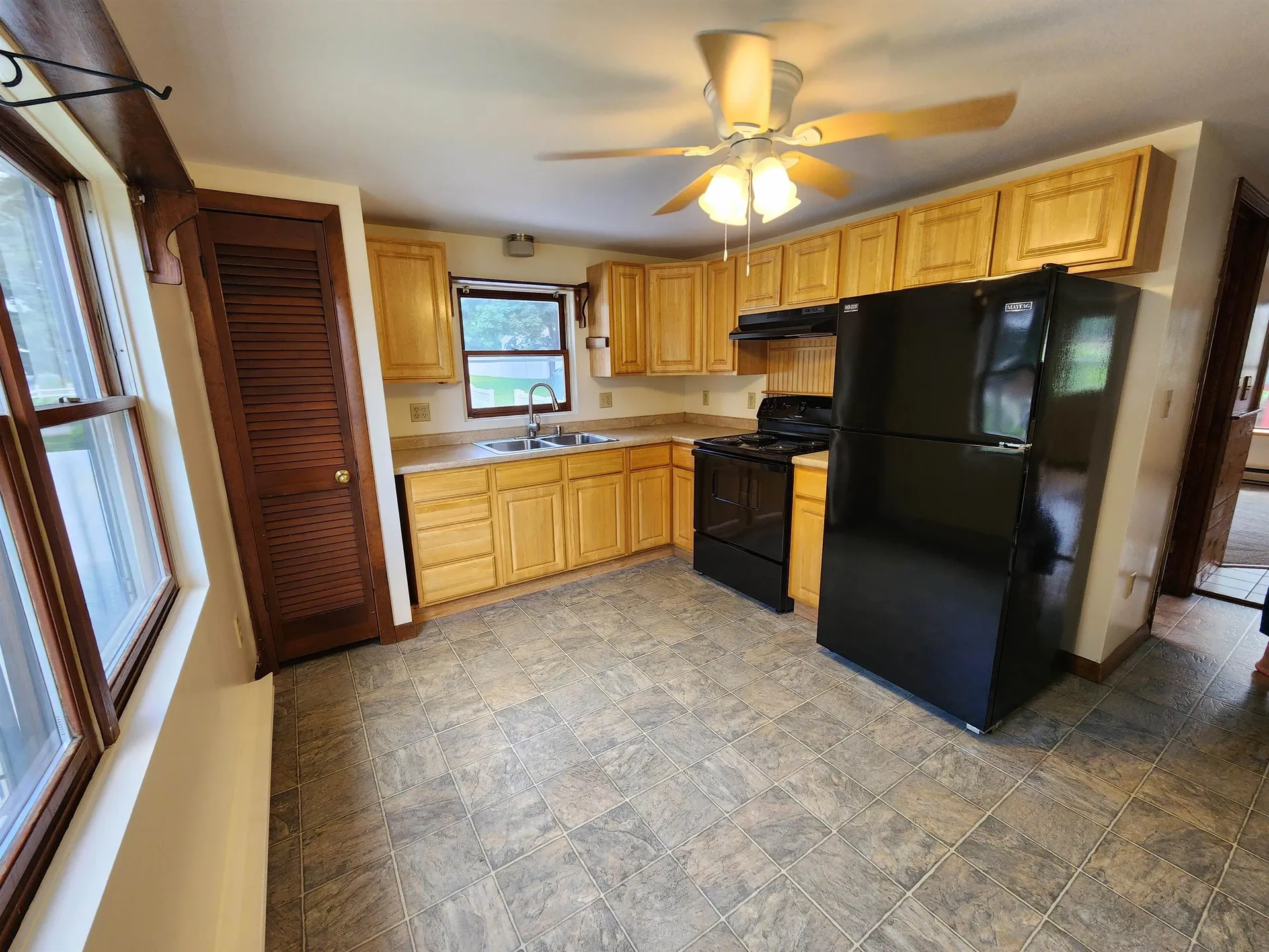 18 Grand Avenue Hudson NH 03051-0000