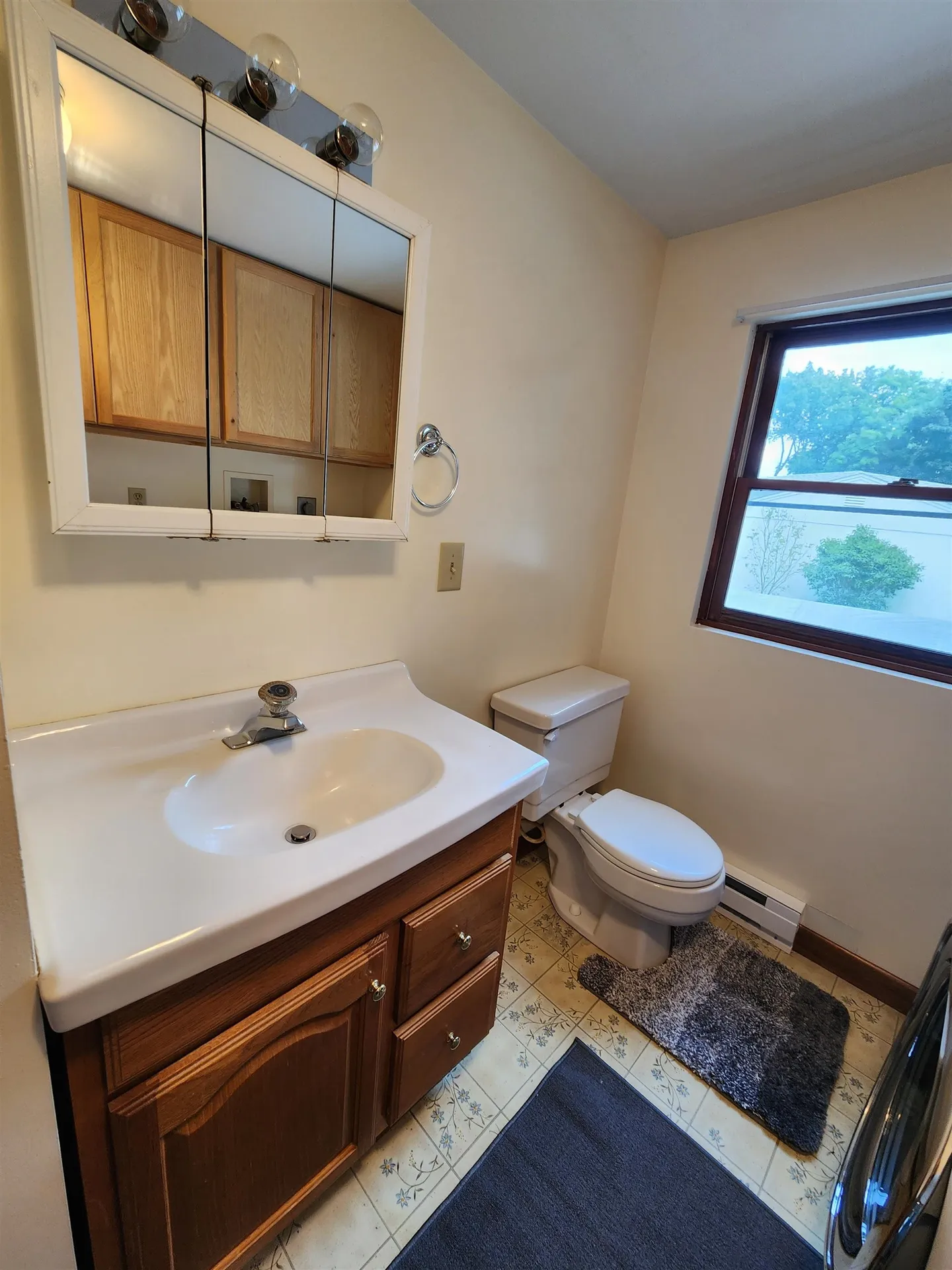18 Grand Avenue Hudson NH 03051-0000