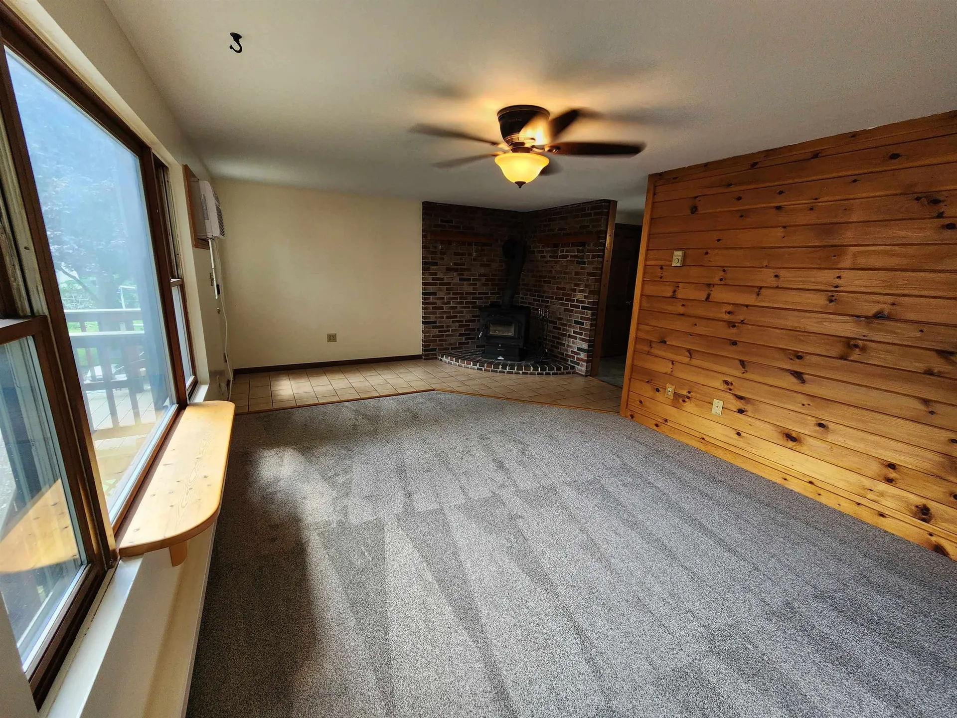 18 Grand Avenue Hudson NH 03051-0000