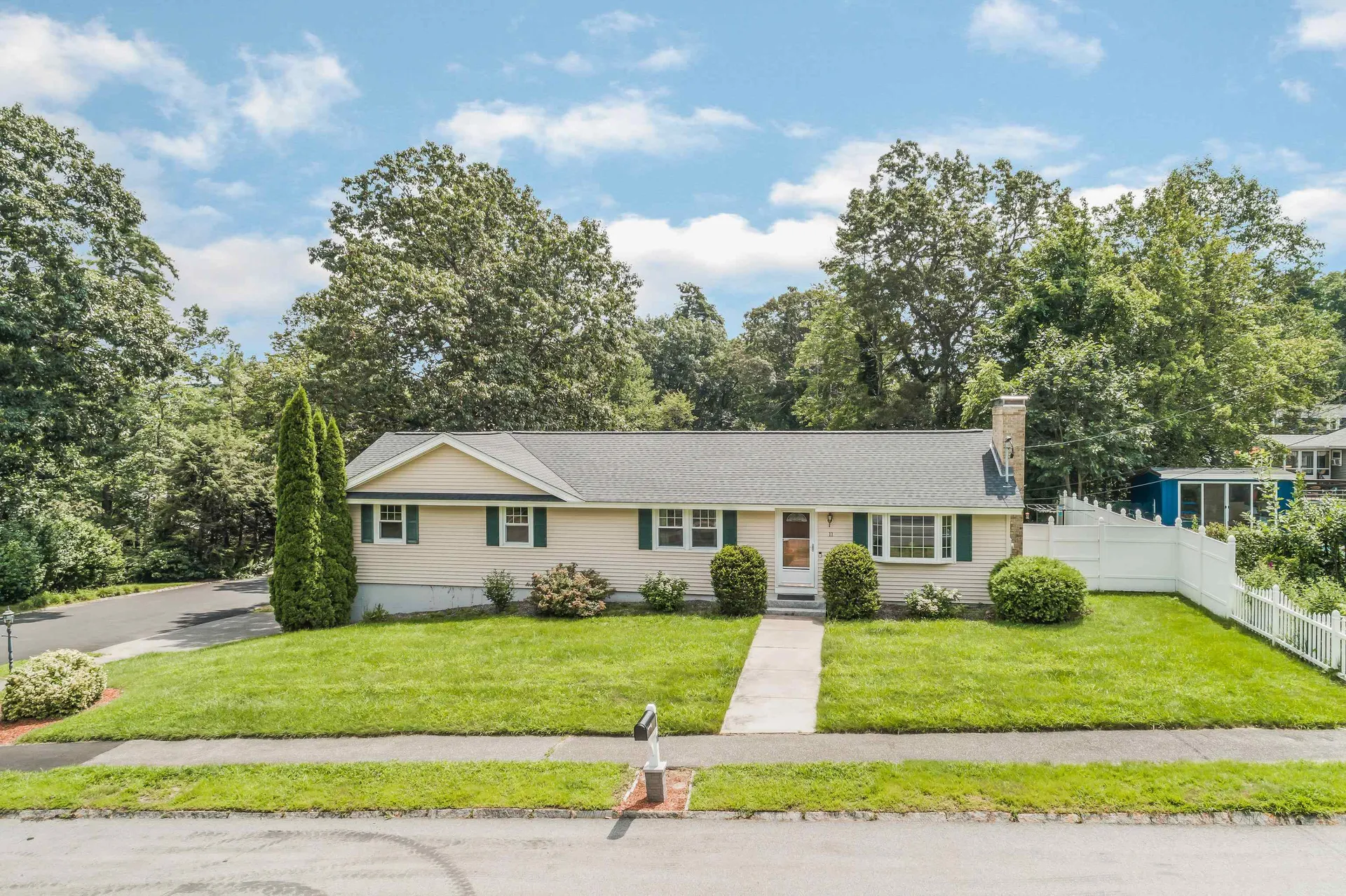 11 Cannon Drive Nashua NH 03062
