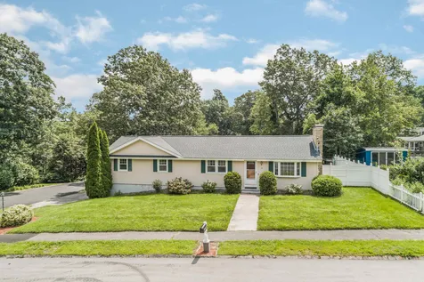 11 Cannon Drive Nashua NH 03062