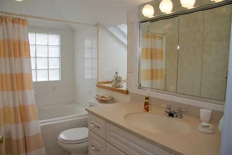 16 Kenphil Avenue Rye NH 03870