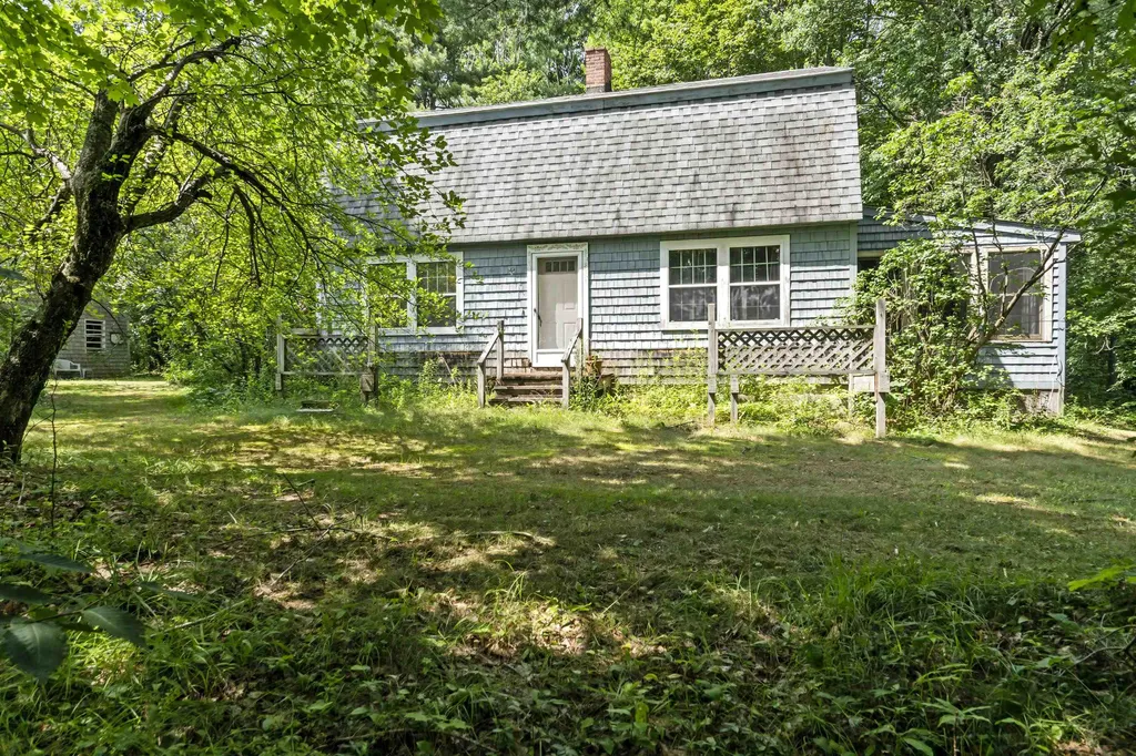 35 Lawrence Road Weare NH 03281