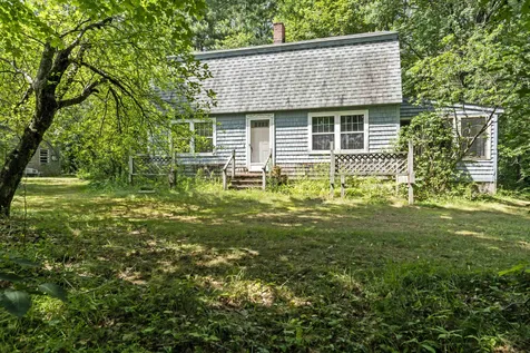 35 Lawrence Road Weare NH 03281