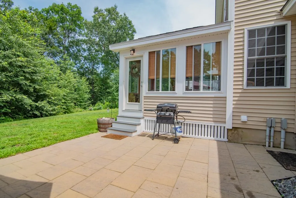 59b Cheney Lane Danville NH 03819