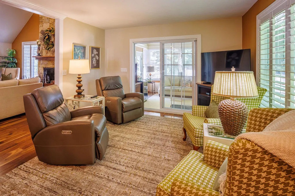 51 Waterloo Circle Dover NH 03820