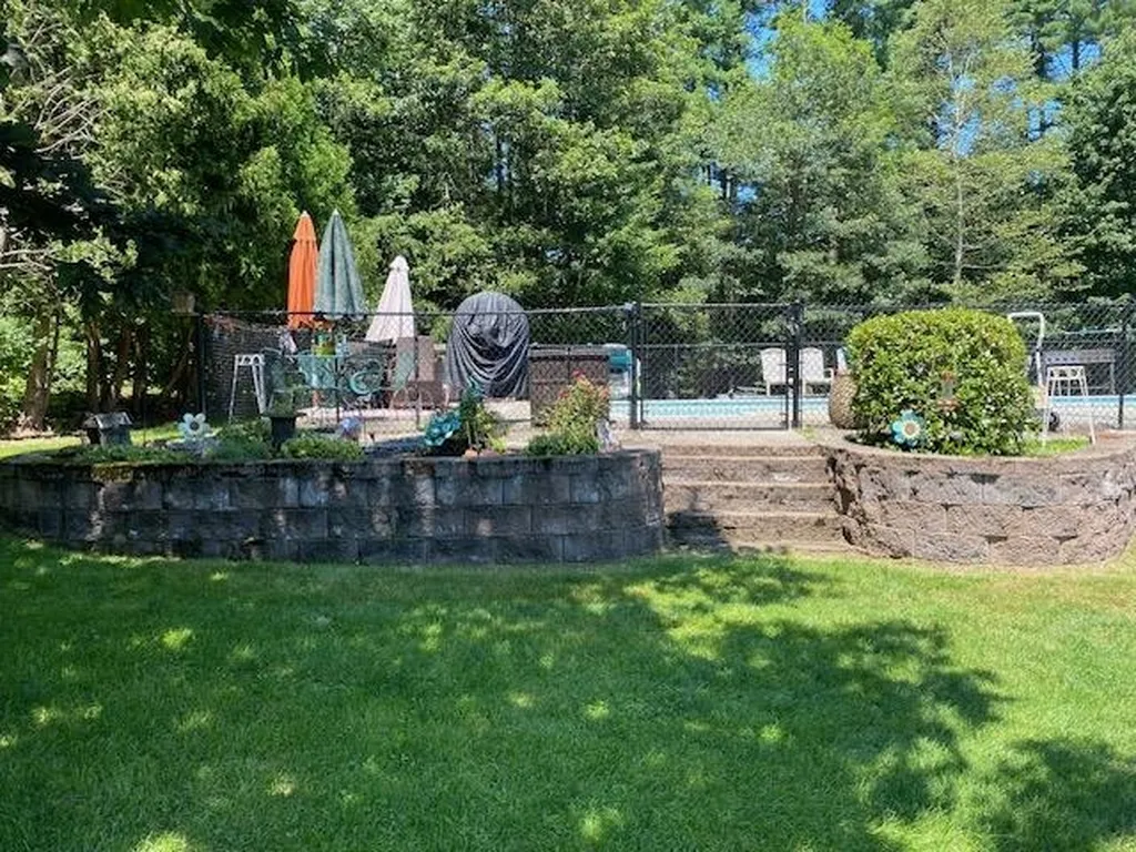 47 South Road Londonderry NH 03053