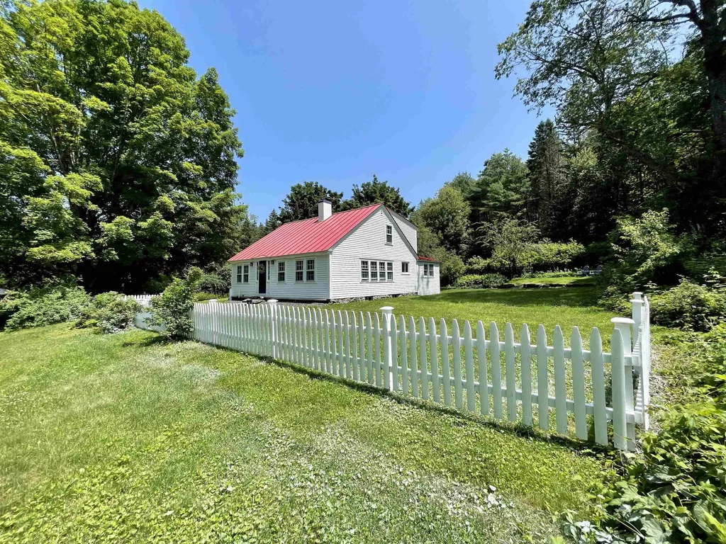 26 Dublin Road Orford NH 03777